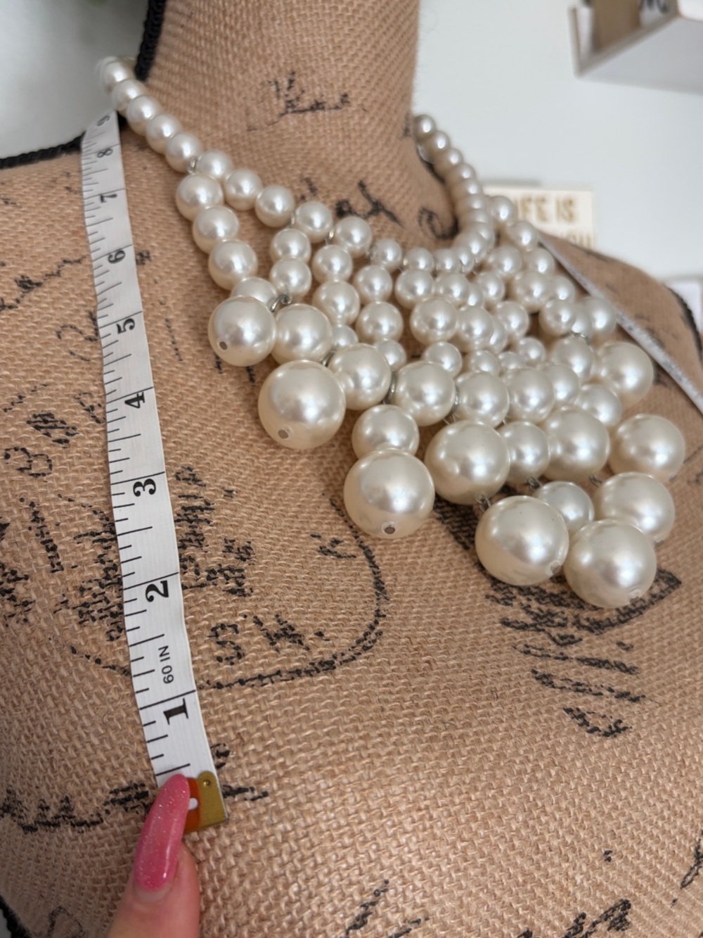 FABULOUS Cream Pearl Statement Necklace - Women Jewelry - Picture 6 of 8